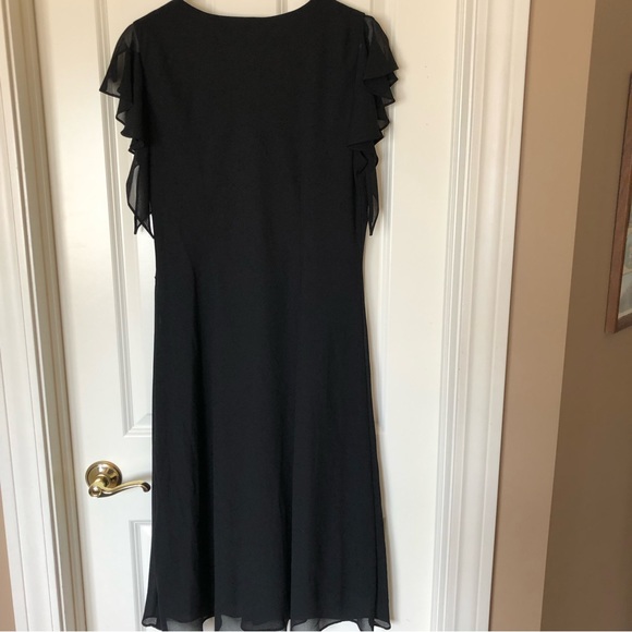 Beautiful black dress - Picture 4 of 4